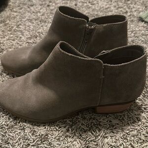 Women’s size 10 booties
